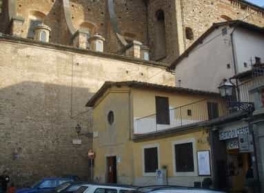 old italian buildings in florence