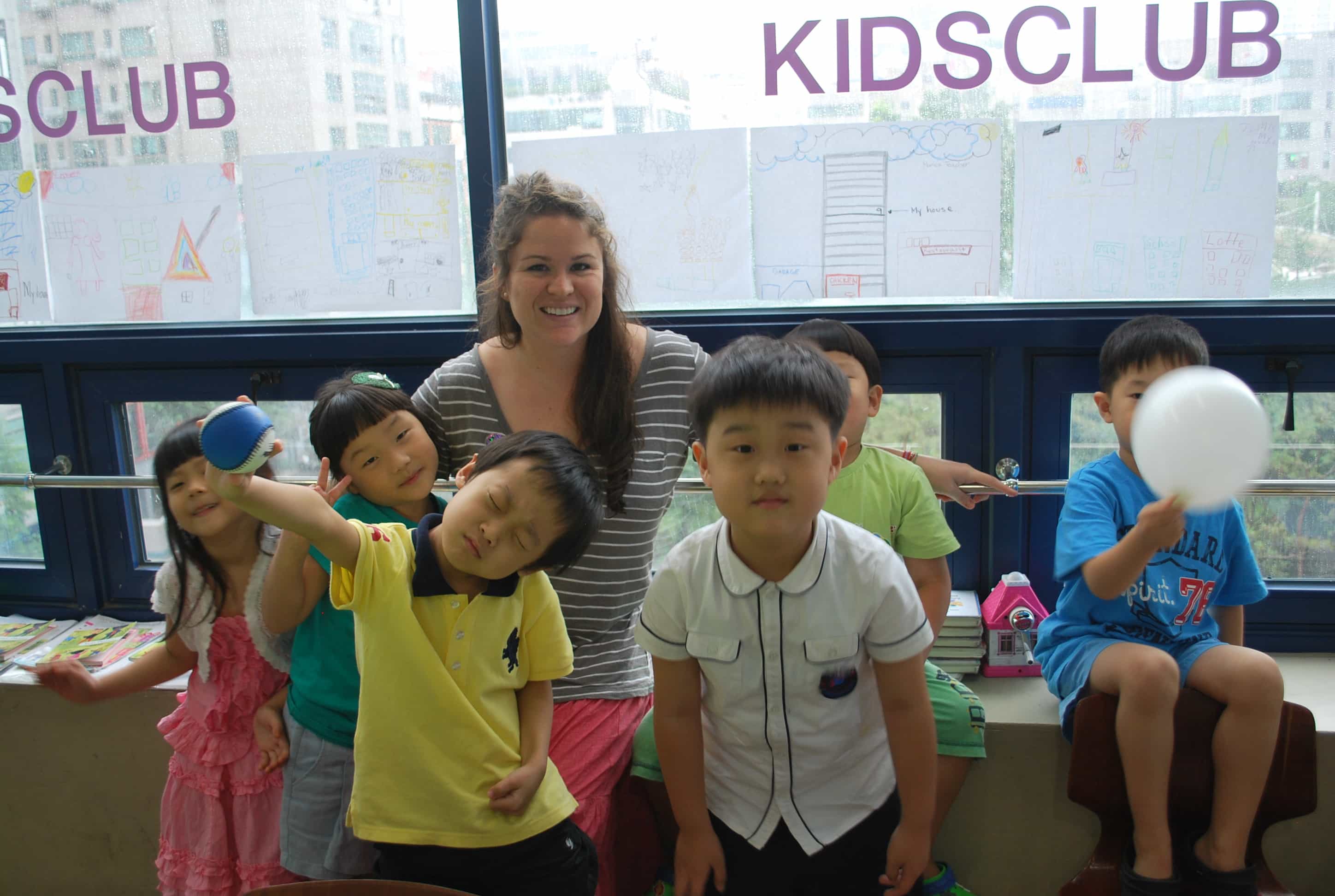 TEFL teacher and asian students in the ESL classroom